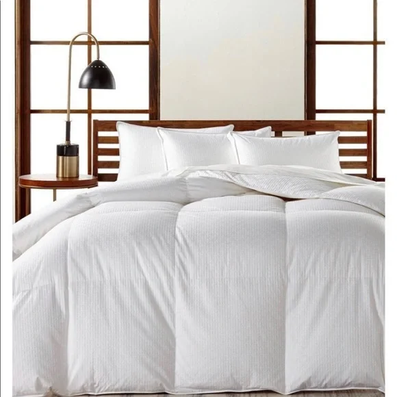 Hotel Collection Goose Down Comforter lightweight queen
